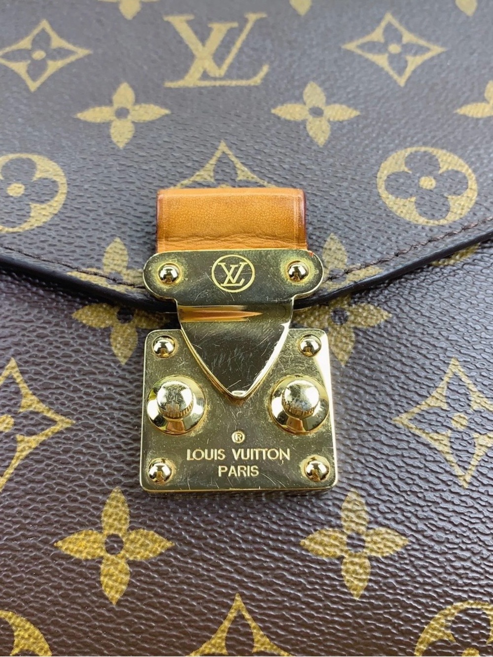 Authentic Louis Vuitton Pochette Métis in Classic Monogram Canvas DR4186 - Picture 4 of 16